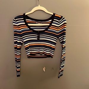 Long sleeve crop top